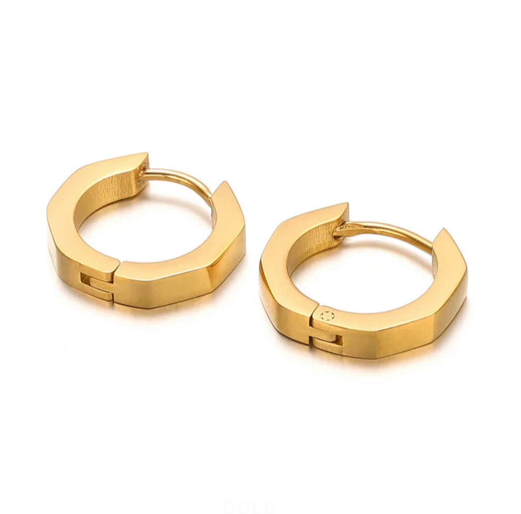 18k Gold plated Hexagon hinge clip hoop earrings

16x15.2mm (2.8mm thick)