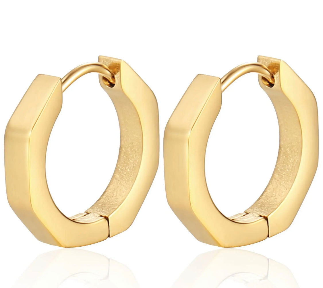 18k Gold plated Hexagon hinge clip hoop earrings

16x15.2mm (2.8mm thick)