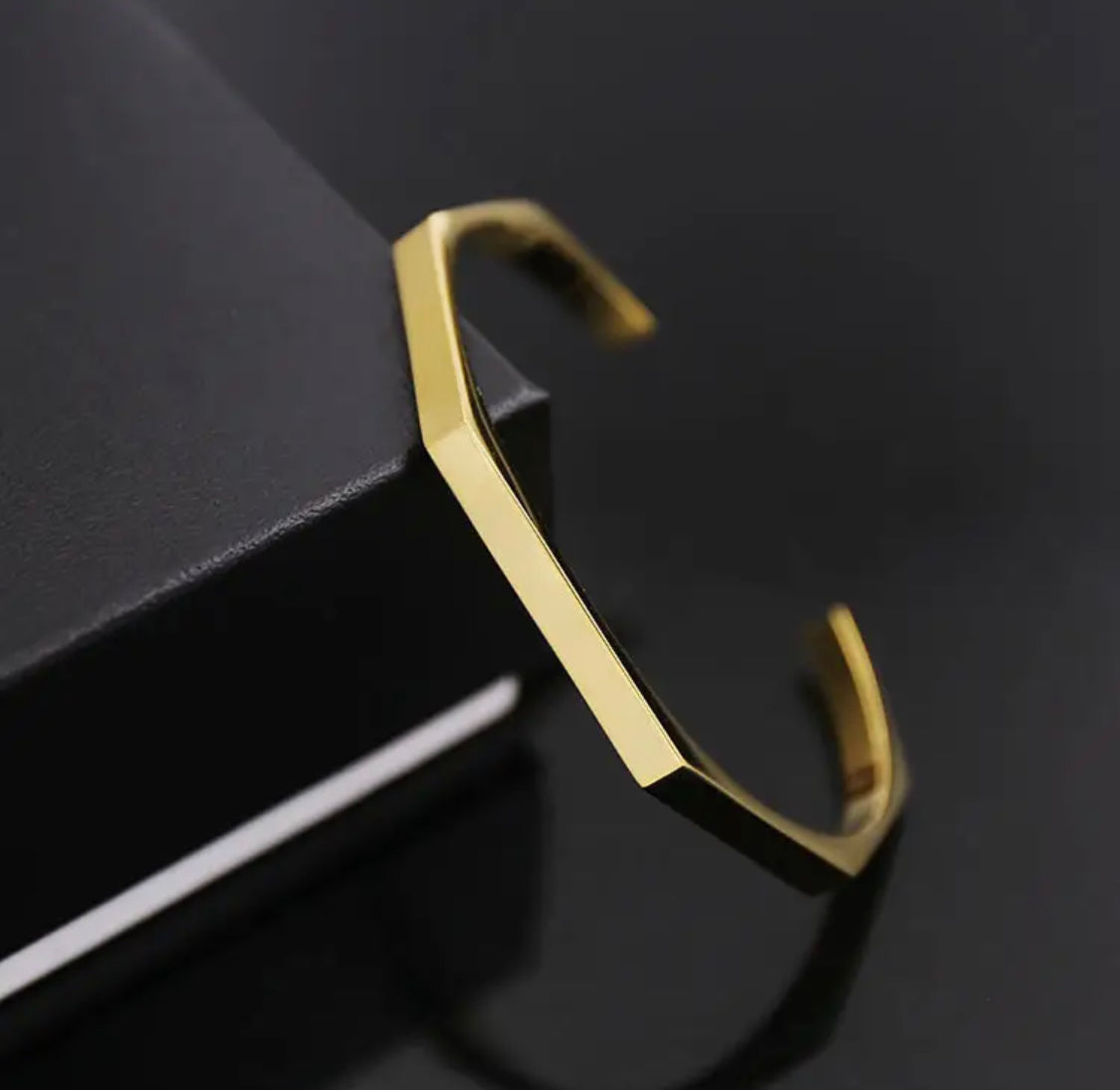 Woman’s geometrical simplistic  bracelet