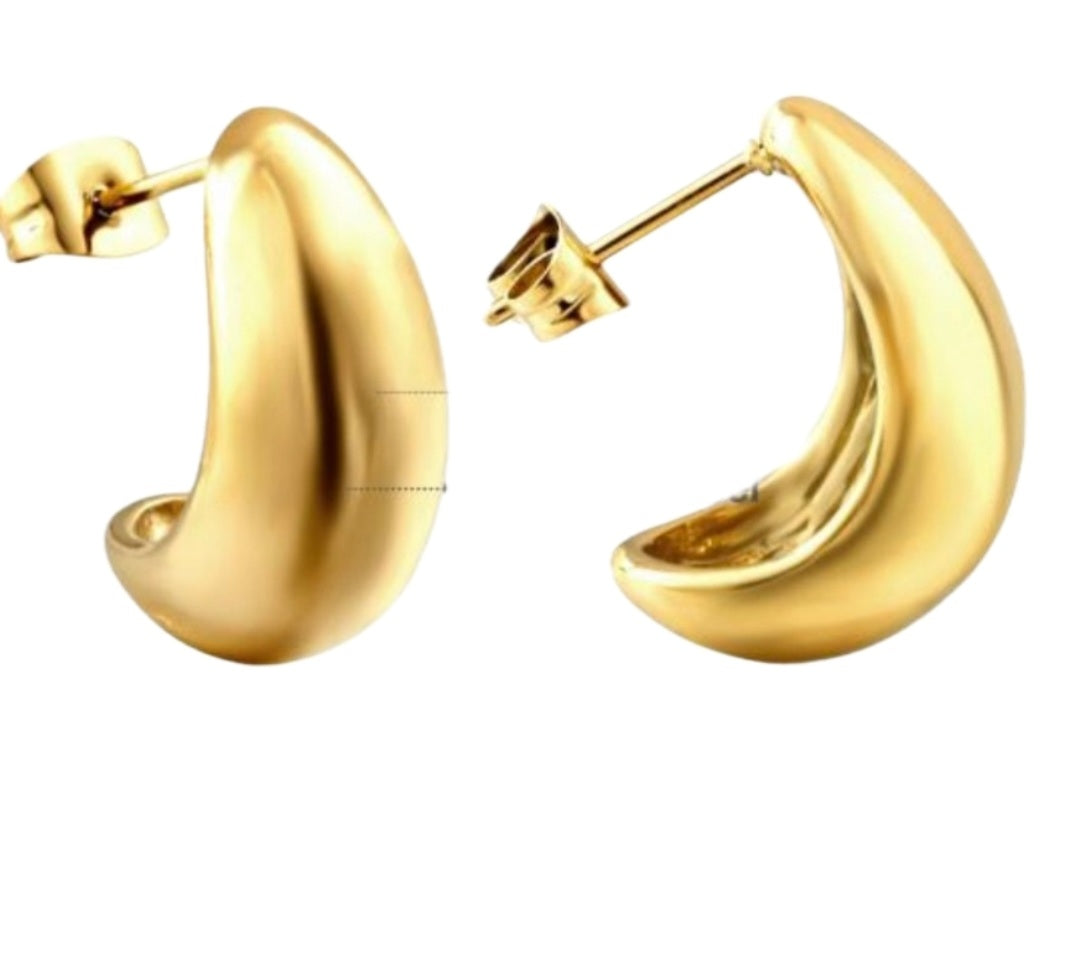 Tear Drop Earrings 18k gold plated
Chunky
9.6x19.6mm